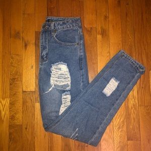 Distressed boyfriend jeans